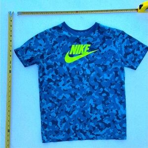 Nike Youth XL Shirt